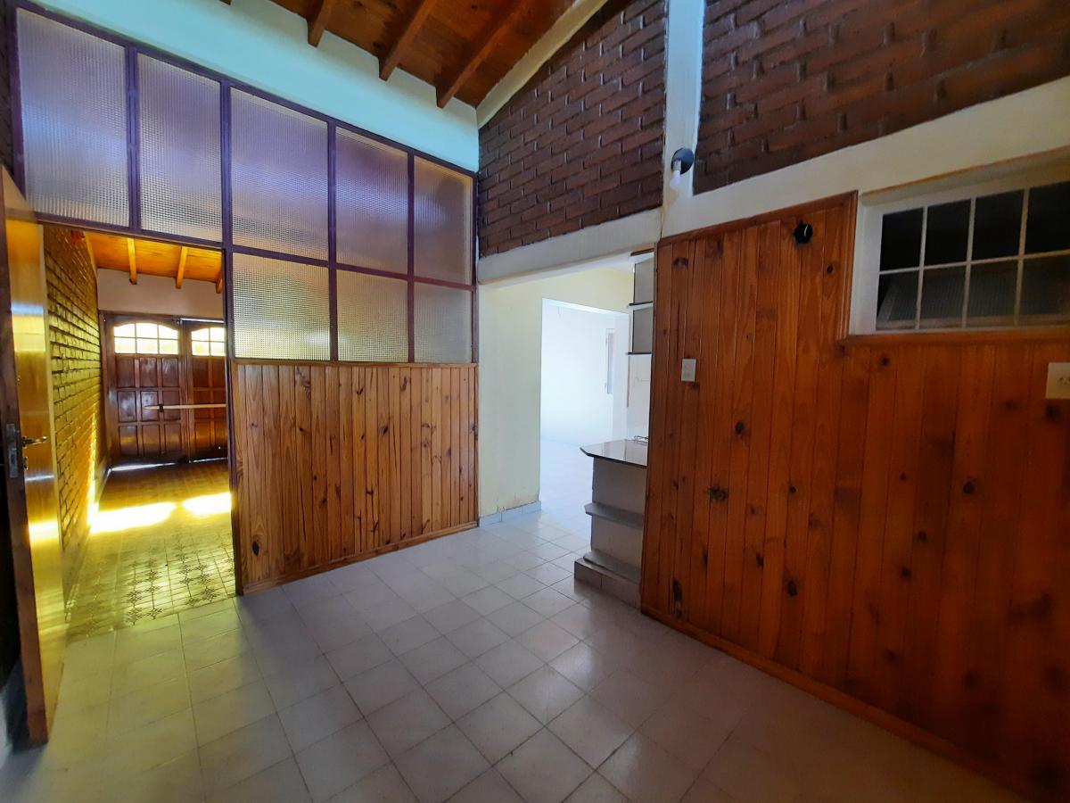 Casa en Venta - Godoy Cruz - B° San Andres 3 Dorm., Doble Cochera 4