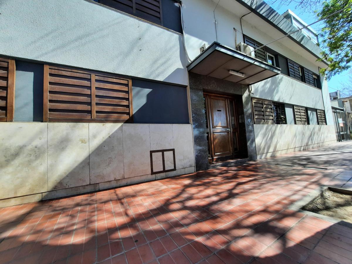 Vendemos Departamento 3/4 Dorm., Excelente Ubicación. Sexta Sección 4