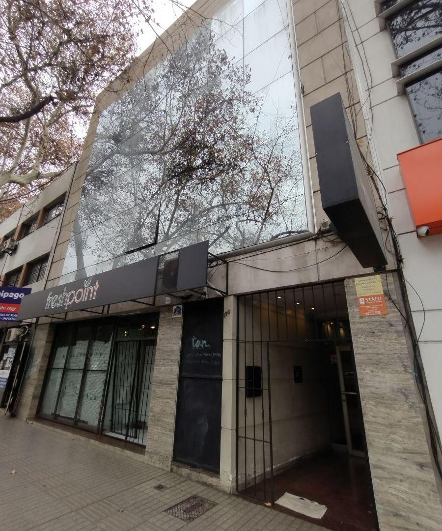 Foto de Exclusiva Oficina Dúplex en Alquiler, 130 m² en Pedro Molina y Av, imagen 4