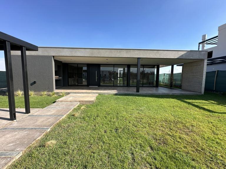 Casa en Venta Barrio Rincón Viamonte A35 - Chacras de Coria 3
