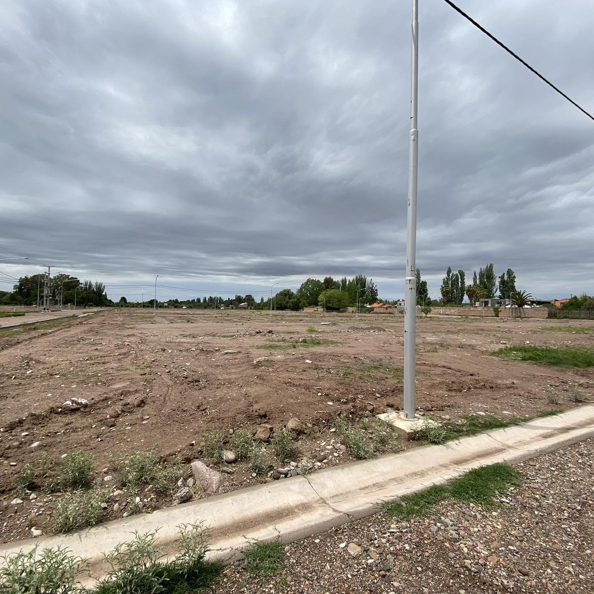 Lote en Venta Calle Azcuenaga - Luján de Cuyo 3