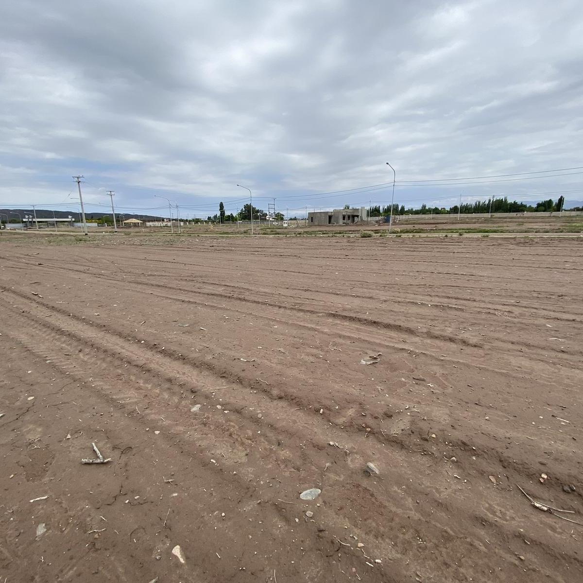 Lote en Venta Calle Azcuenaga - Luján de Cuyo 5