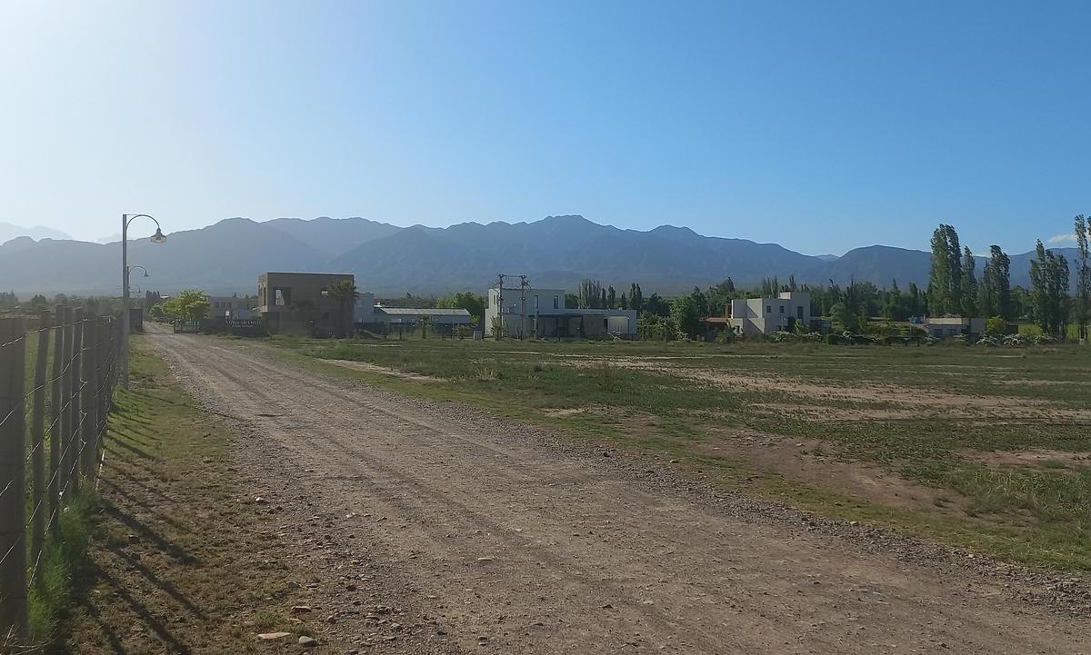 Terreno en Venta Barrio Cerrado Viñas de Ortiz - Vistalba 1