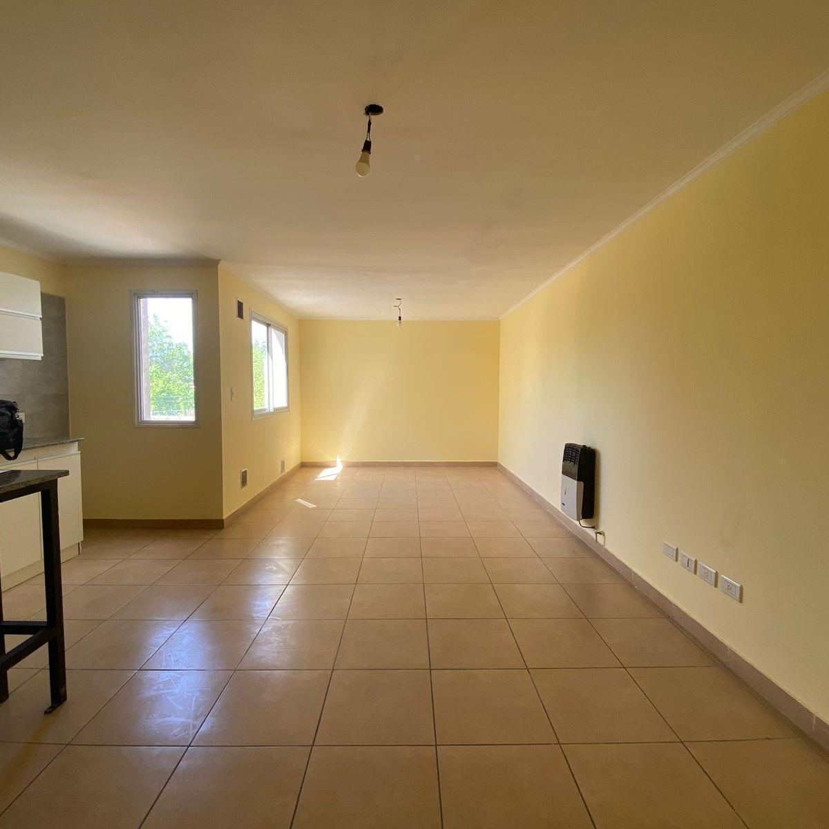 Departamento en Venta de 2 Dorm. y 1 Baño 5