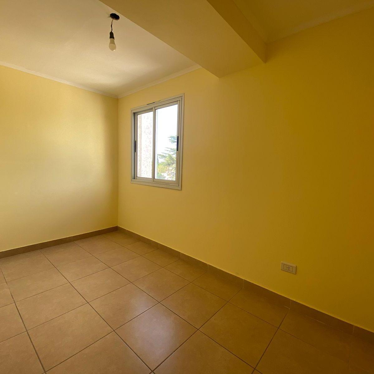 Departamento en Venta de 2 Dorm. y 1 Baño 4