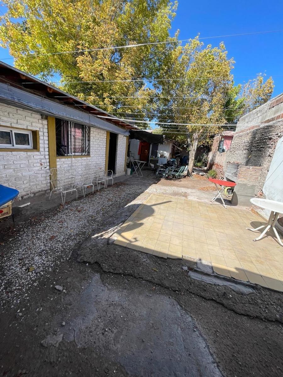 Casa en Godoy Cruz, Dos Dorm. y Cochera. 5