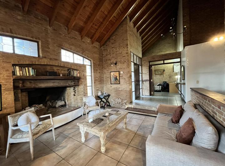 Casa en  Alquiler en Chacras de Coria 3