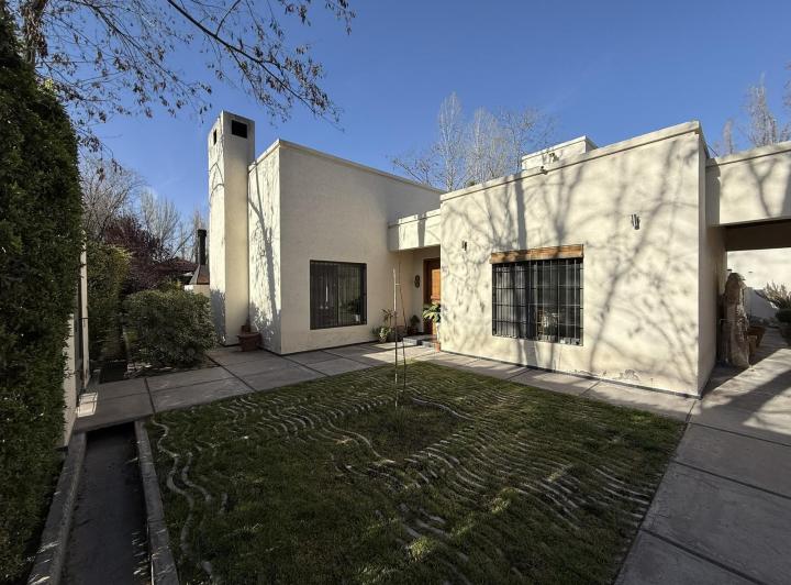 Casa en Venta en Chacras de Coria 3