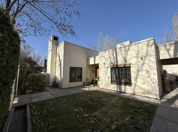 Casa en Venta en Chacras de Coria 2