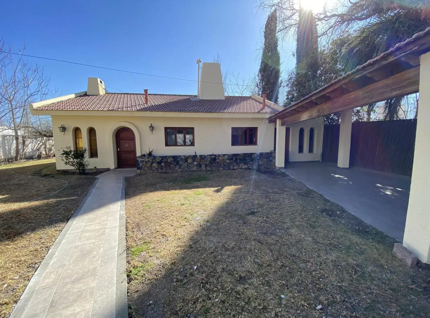 Casa en Alquiler en con 4 Habitaciones y 3 baños 8