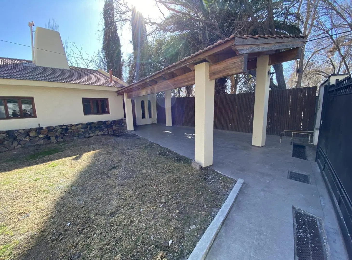 Casa en Alquiler en con 4 Habitaciones y 3 baños 2