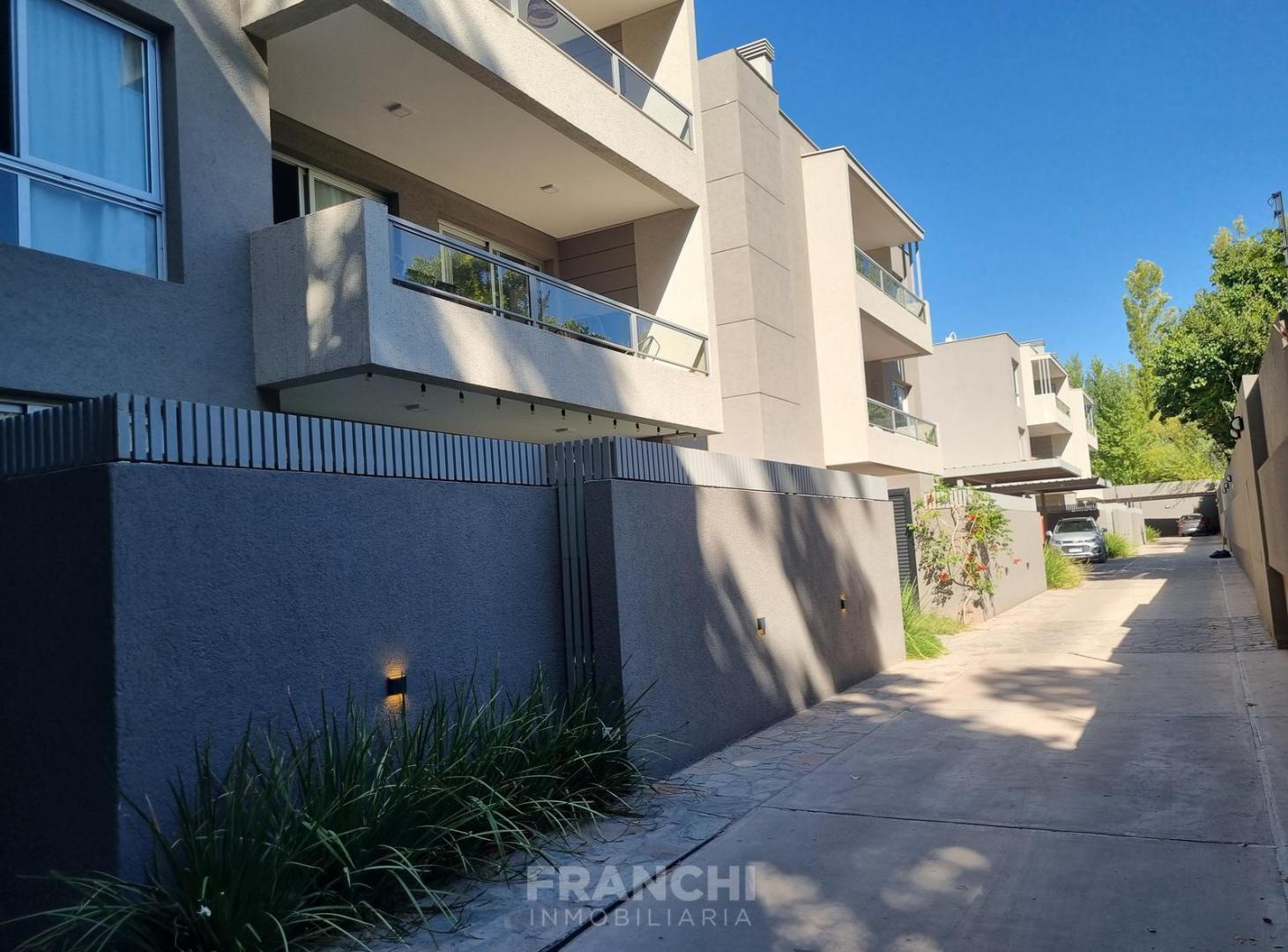 Foto de Departamento PB 2 dormitorios Patio-Cochera, imagen 1