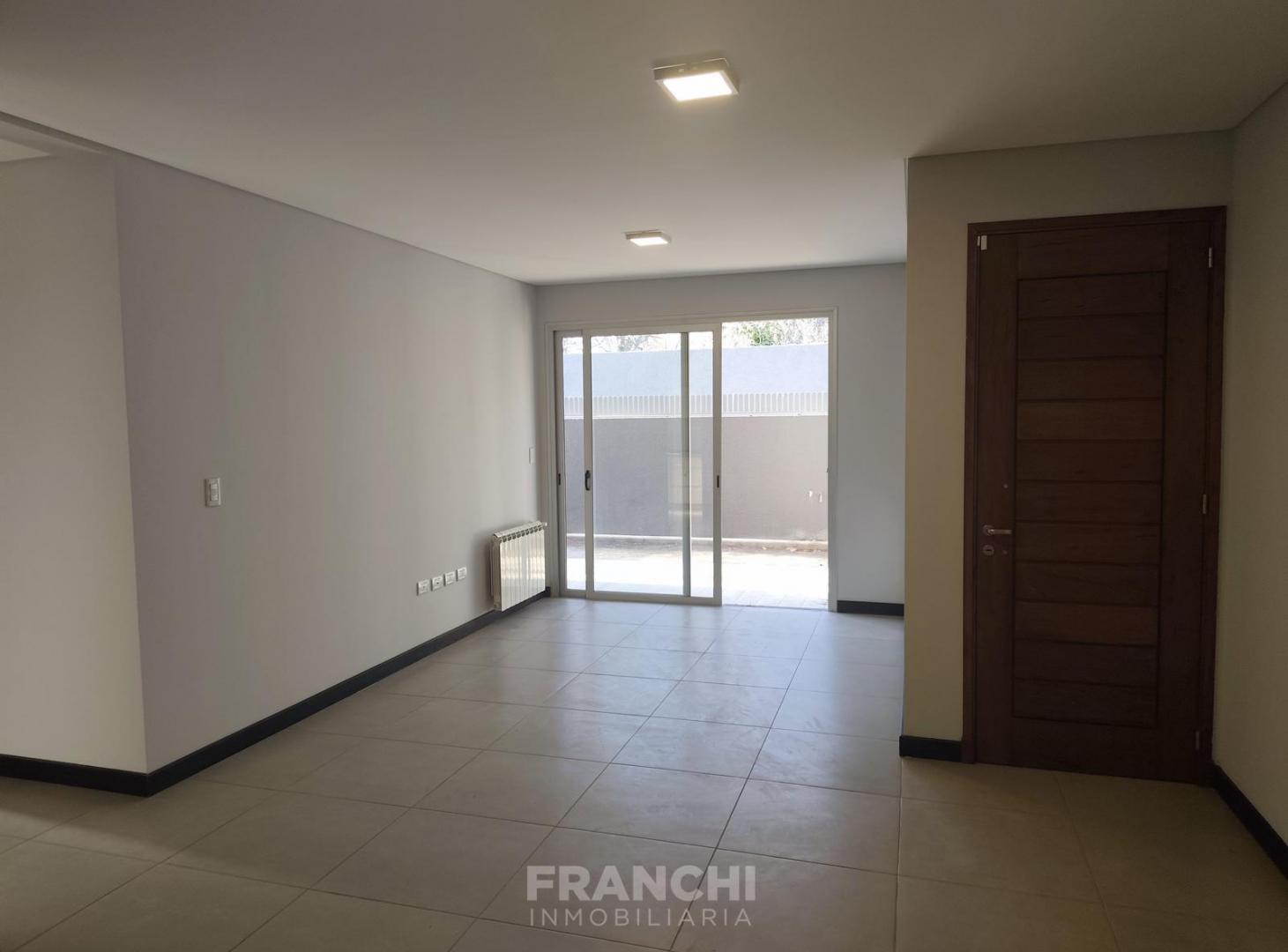 Foto de Departamento PB 2 dormitorios Patio-Cochera, imagen 5