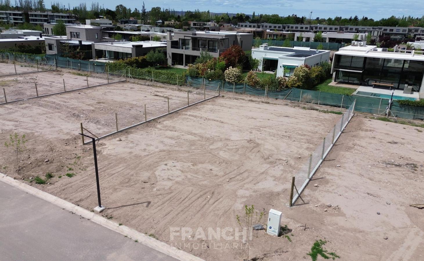 Foto de Terreno en venta Barrio Terruño de Brown - Chacras de Coria, imagen 3