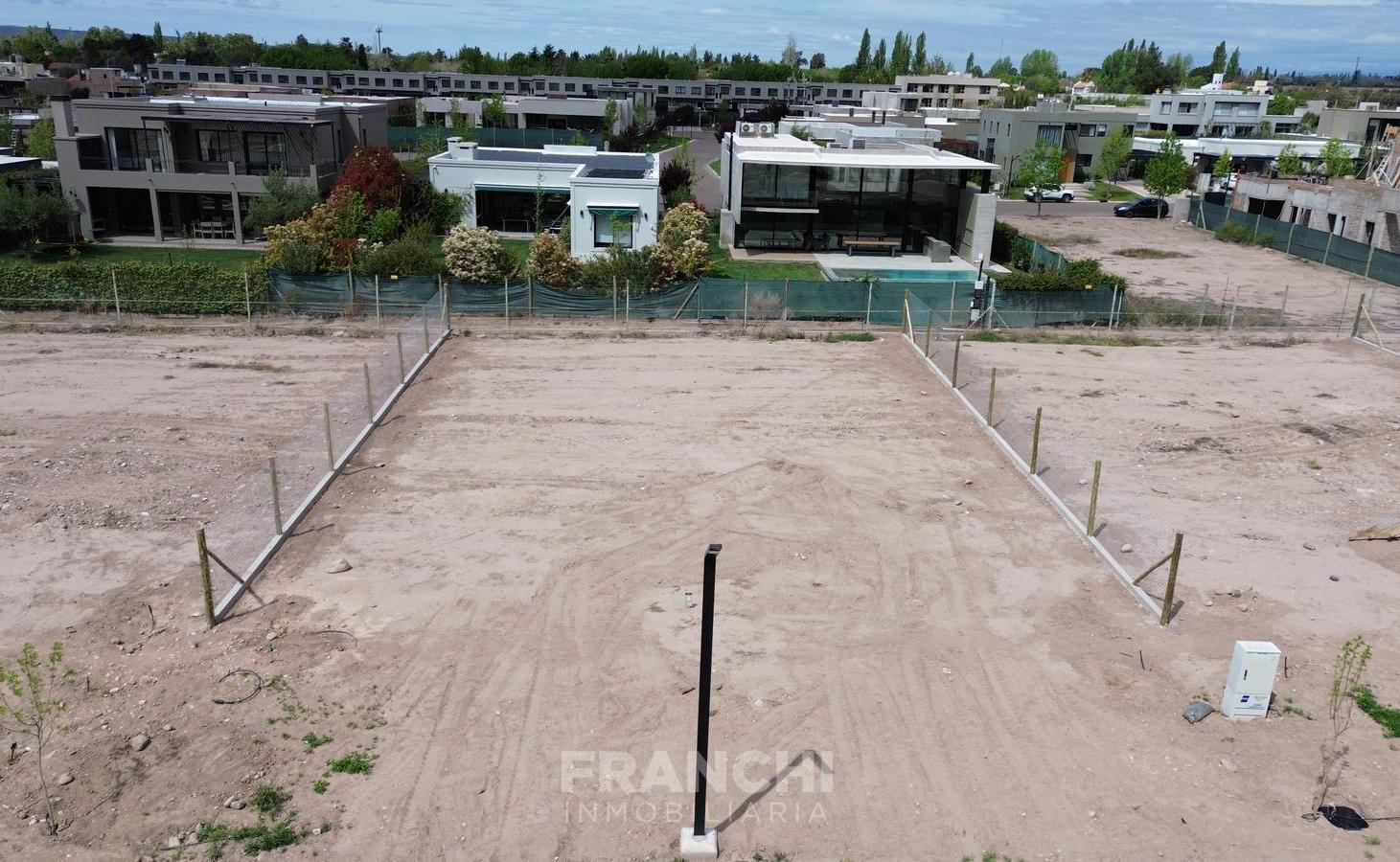 Foto de Terreno en venta Barrio Terruño de Brown - Chacras de Coria, imagen 1