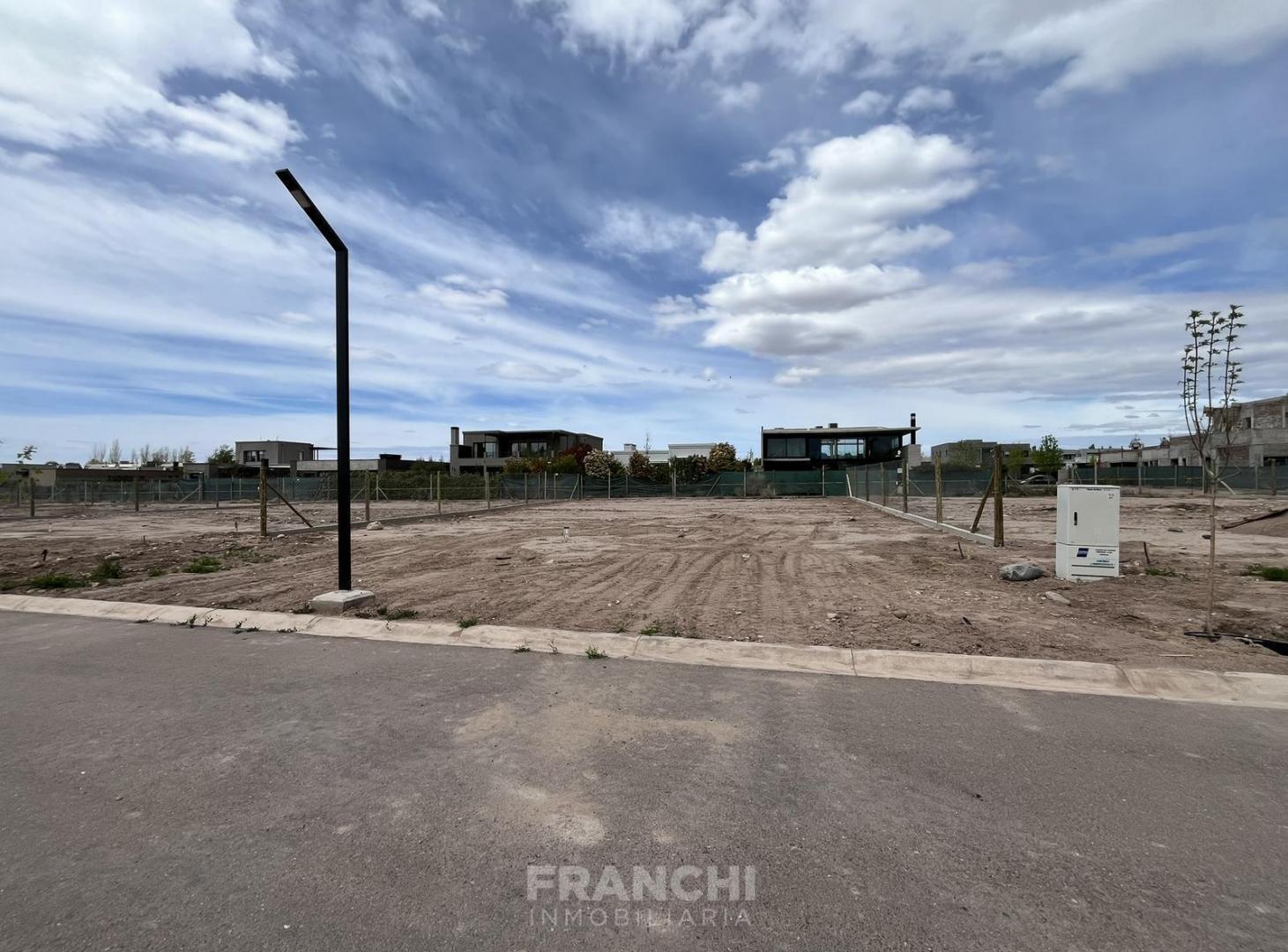 Foto de Terreno en venta Barrio Terruño de Brown - Chacras de Coria, imagen 4