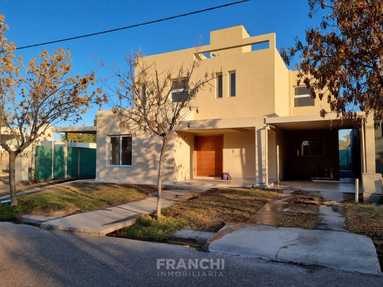 Foto de Casa 3 Dormitorios 3 baños B° El Marquesado, imagen 2