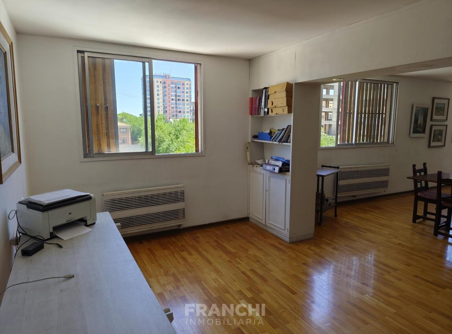 Foto de Departamento 4 Dormitorios 3 Cocheras, imagen 4