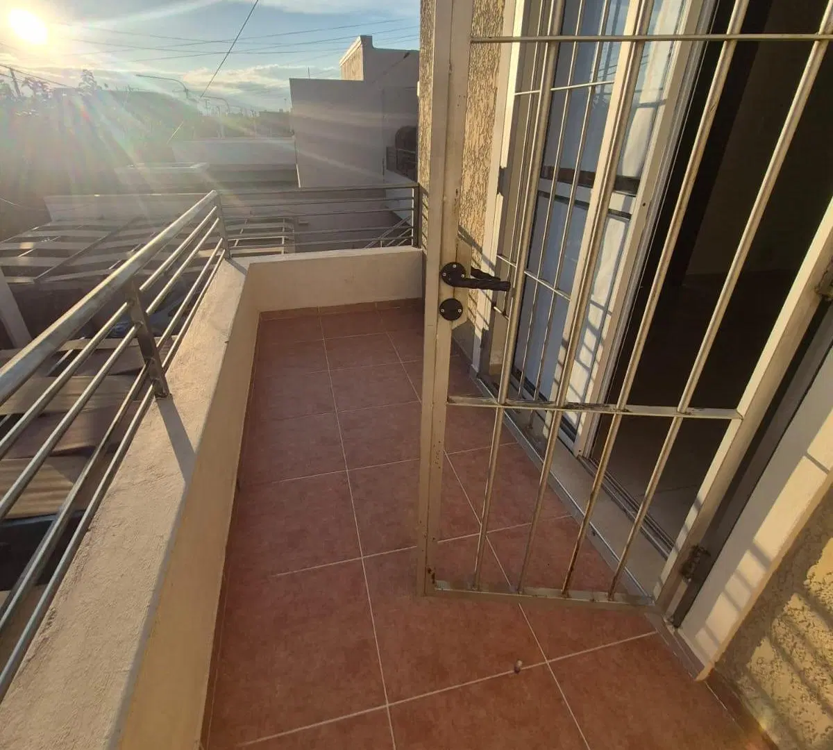 BARRIO INKA II - ELPIDIO GONZALEZ Y TAPON MOYANO - 65m 2 DORMITORIOS Y COCHERA APTO CRÉDITO 4