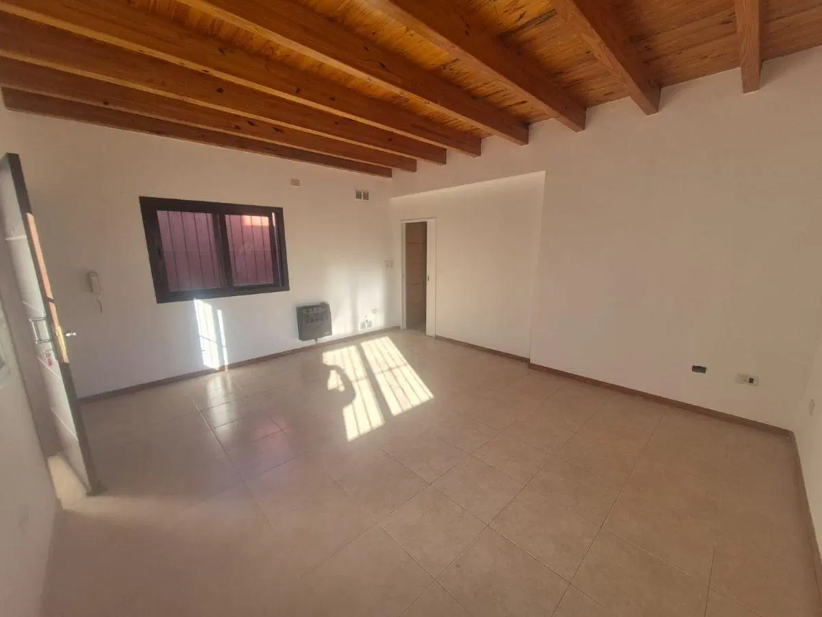PASAJE BEJARANO - CARRIL URQUIZA Y CASTRO - 2 DORM / COCINA INDEPENDIENTE/ COCHERA 5