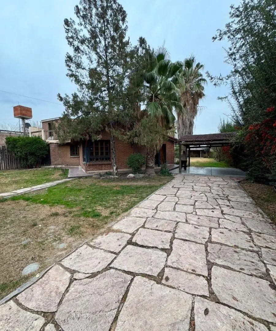 Casa de 1200 m² con 3 dormitorios en venta en Vistalba 4