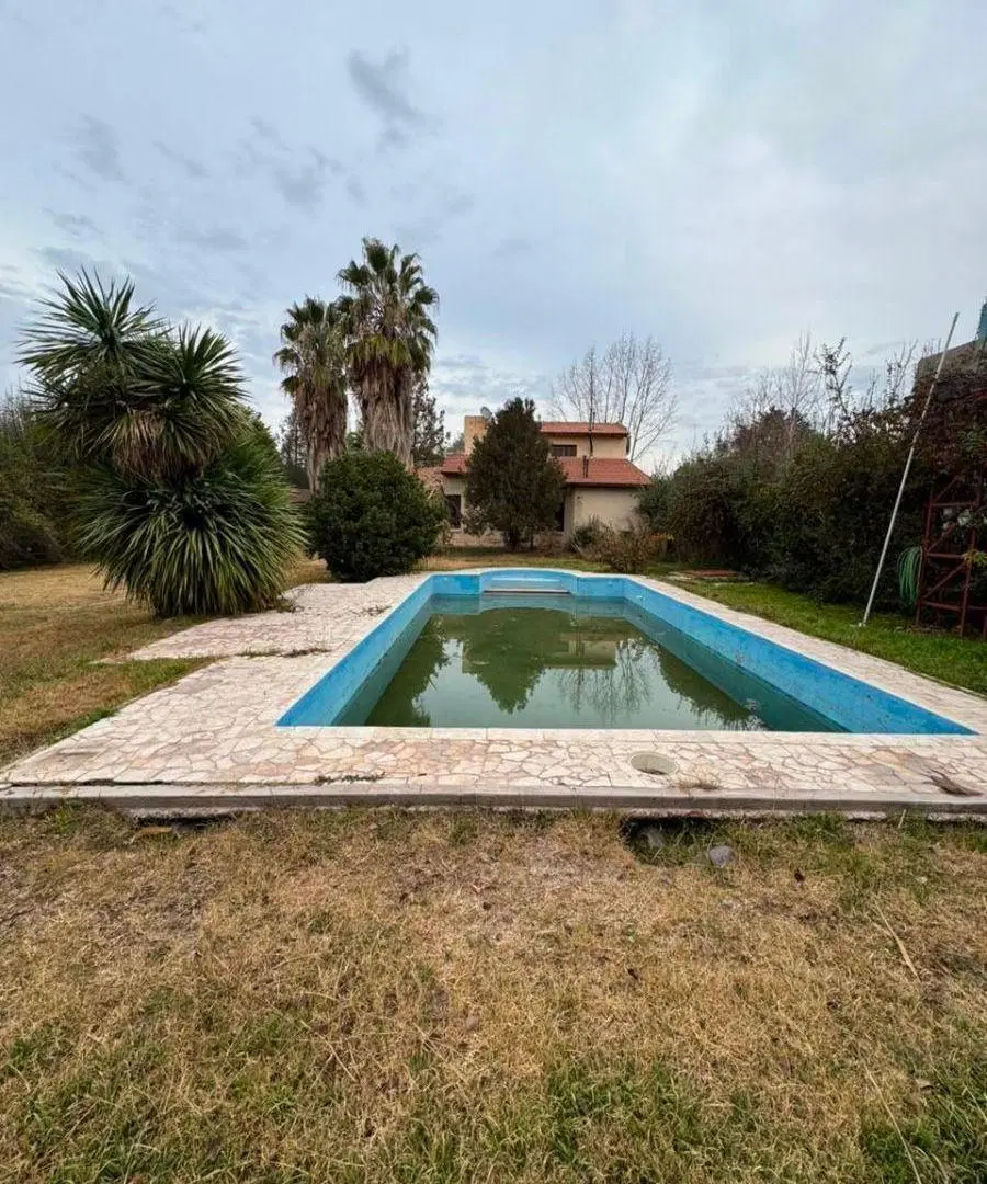 Casa de 1200 m² con 3 dormitorios en venta en Vistalba 2