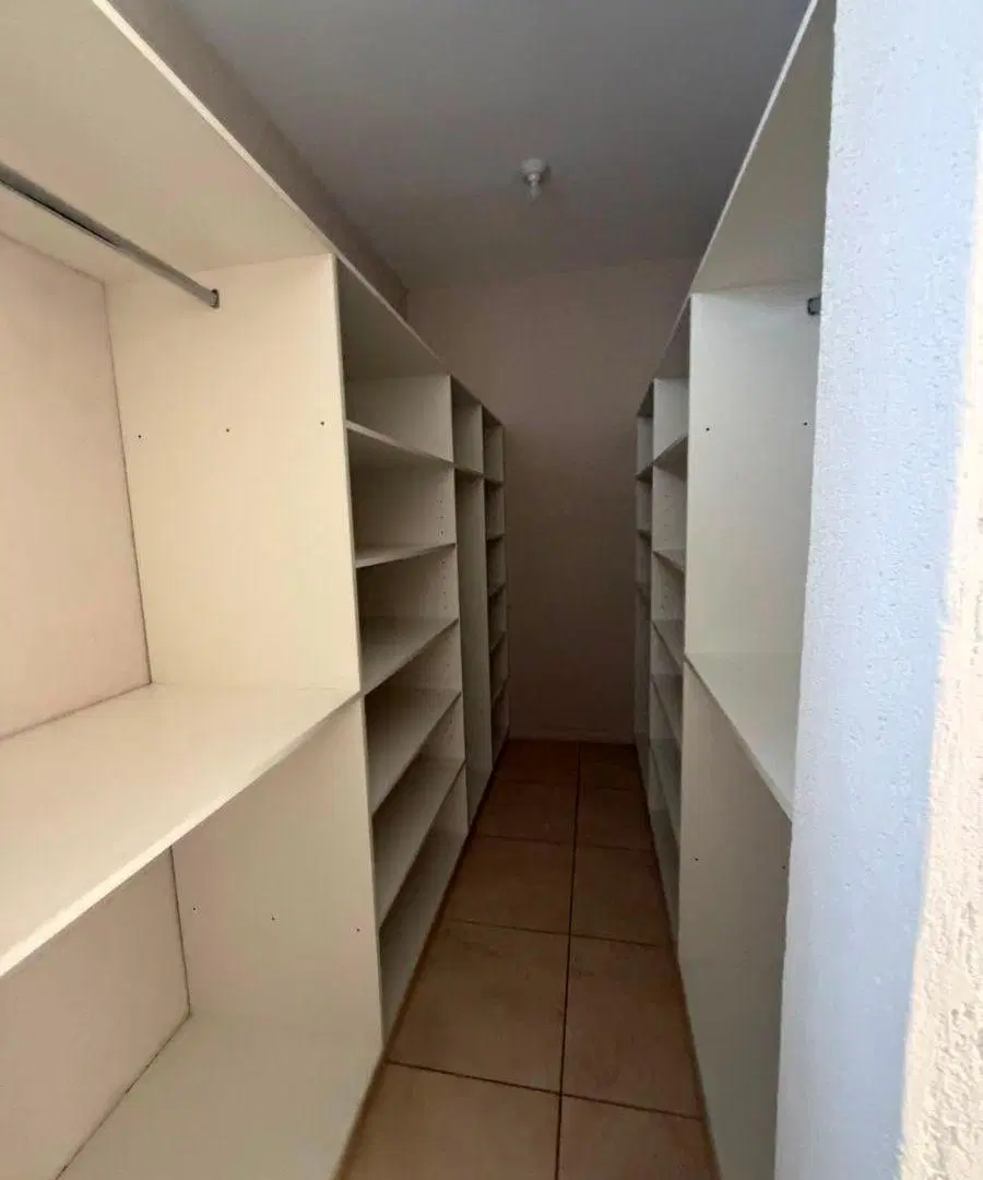 Casa de 500 m² con 3 dormitorios en venta en Mayor Drummond 8
