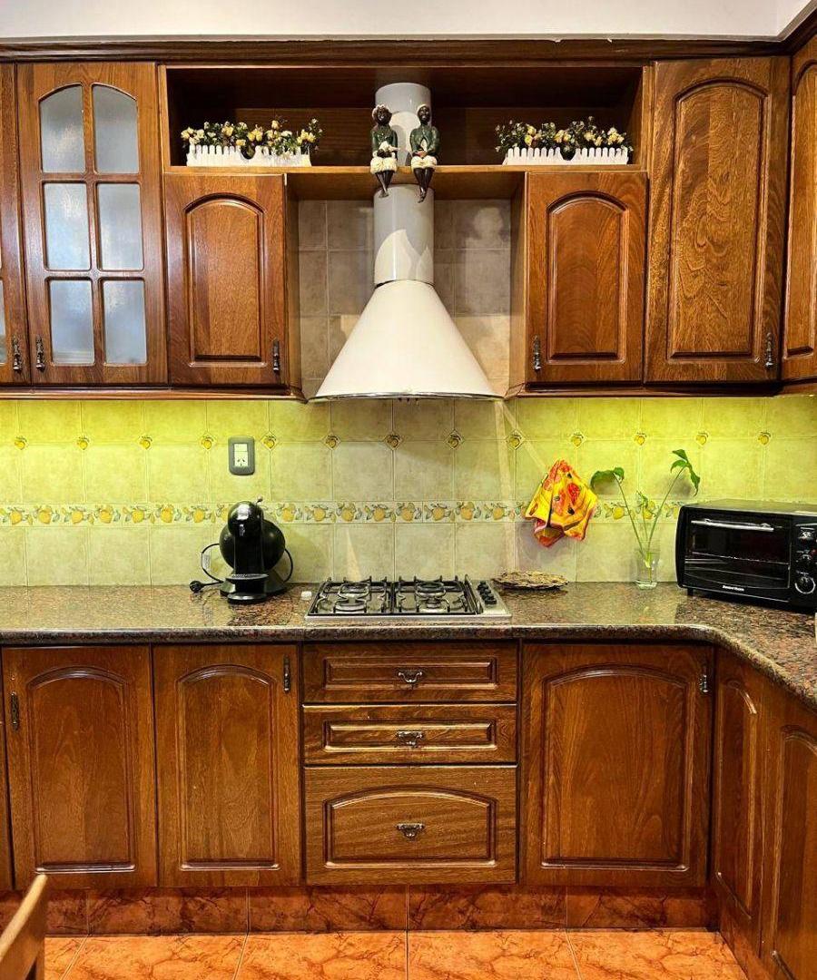 Foto de PASAJE LINES / AV SAN MARTIN Y C. LORENZINI - CASA ESTILO ESPAÑOL 3, imagen 4