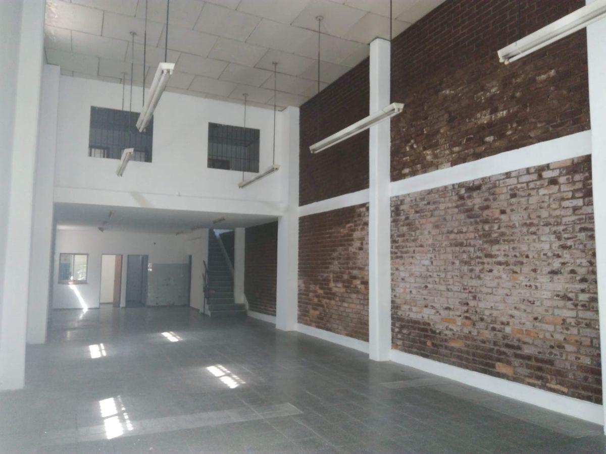 Foto de MONTECASEROS Y TUCUMAN - LOCAL/SHOW ROM/OFICINAS/DEPOSITO- DOS, imagen 1
