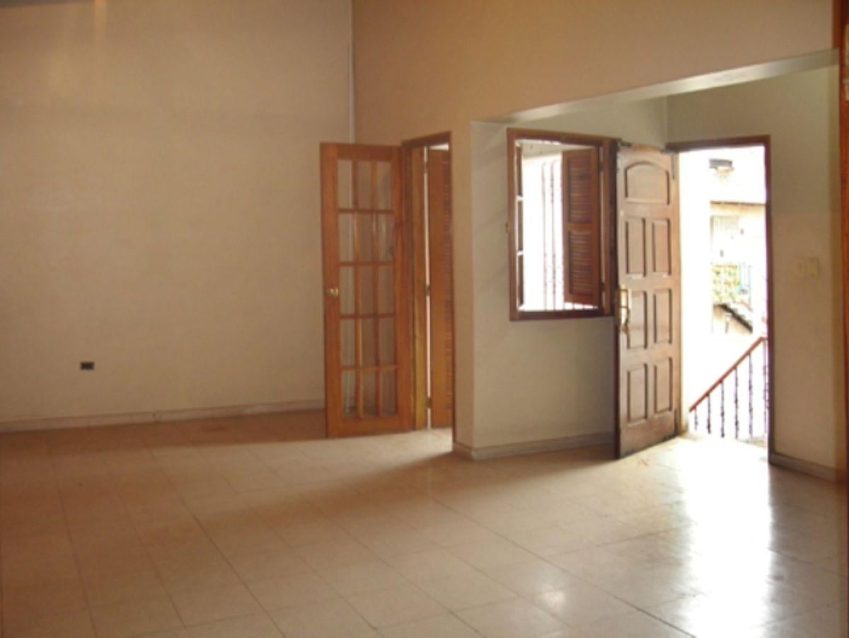 Foto de OPORTUNIDAD CALLE CORRIENTES: SALON COMERCIAL 120M + DEPARTAMENTO 2, imagen 4