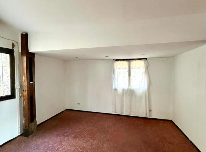 CASA EN ALQUILER - CHACRAS DE CORIA 3