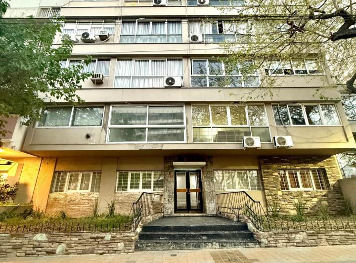 DEPARTAMENTO EN ALQUILER - AV. EMILIO CIVIT  2