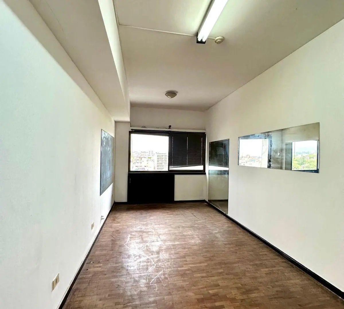 OFICINA EN ALQUILER EN EDIFICIO BUCI 1