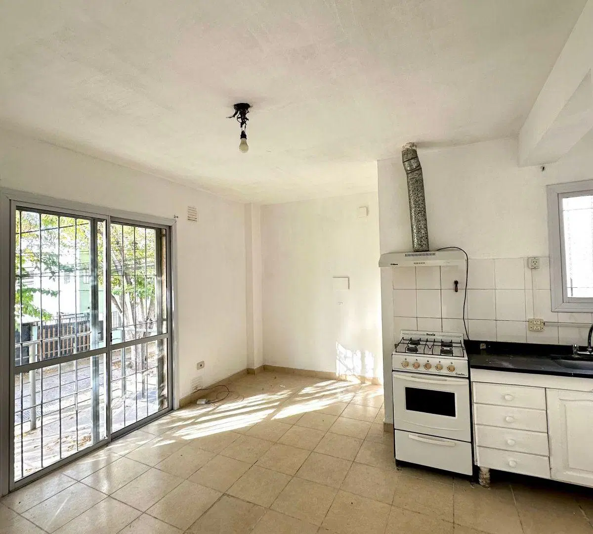 DEPARTAMENTO EN ALQUILER EN CALLE RENATO ZANZIN 4