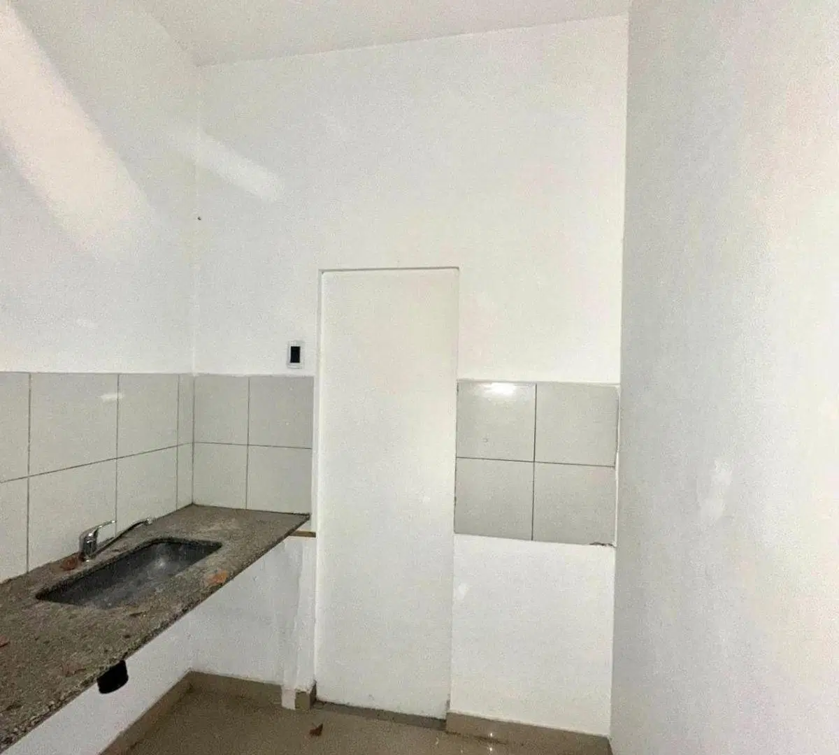 EDIFICIO DE LOCALES COMERCIALES EN VENTA - GODOY CRUZ 4