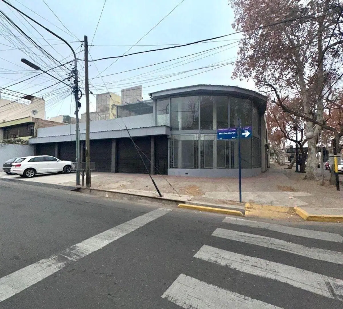 EDIFICIO DE LOCALES COMERCIALES EN VENTA - GODOY CRUZ 3