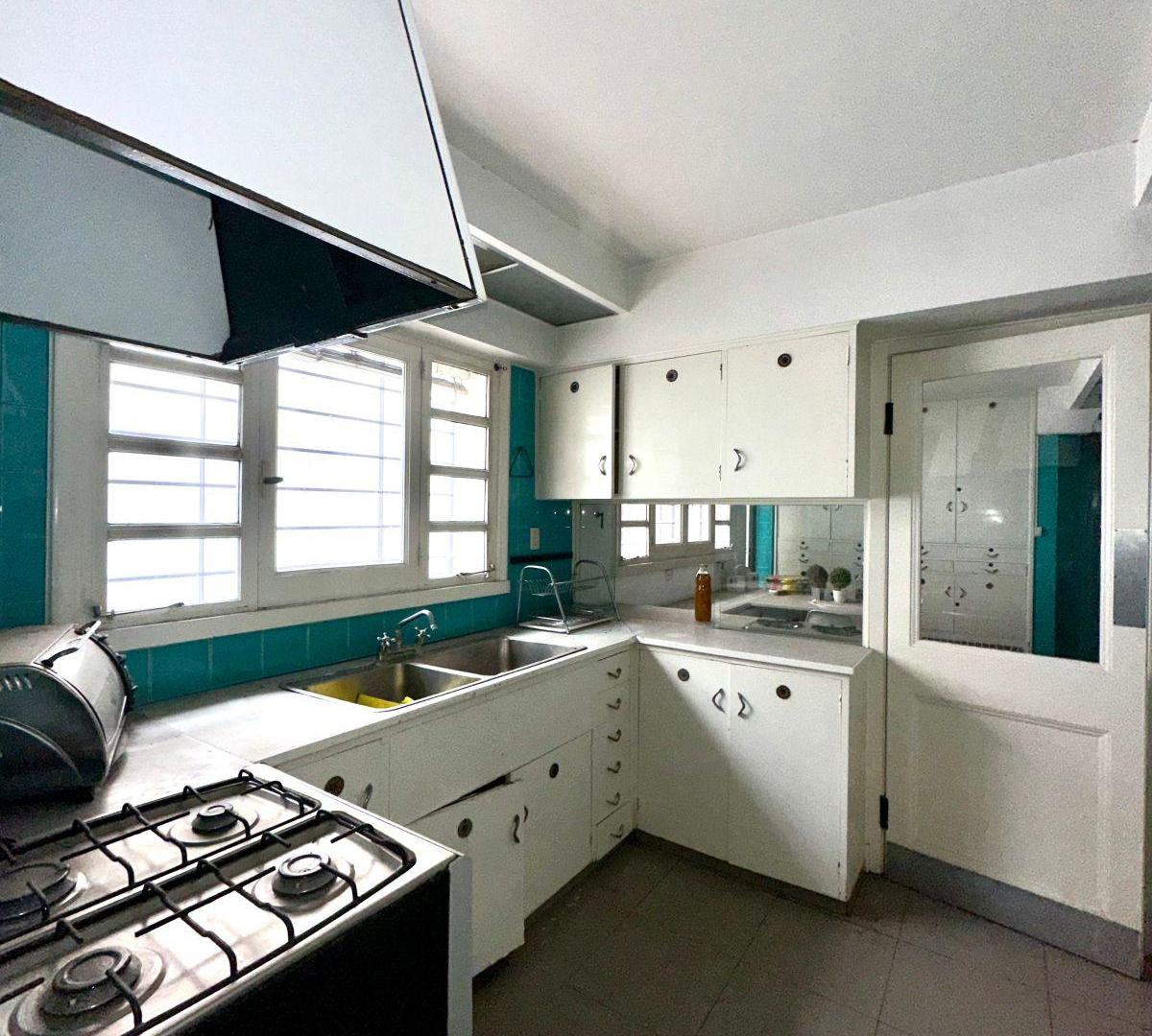 Foto de CASA EN VENTA - AVENIDA EMILIO CIVIT CIUDAD, imagen 4