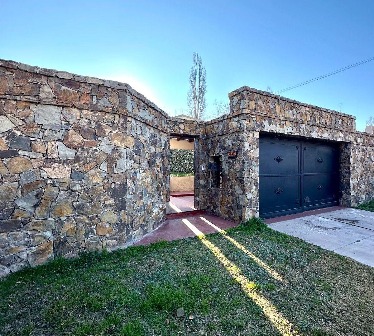 CASA EN VENTA EN HUERTO DEL SOL