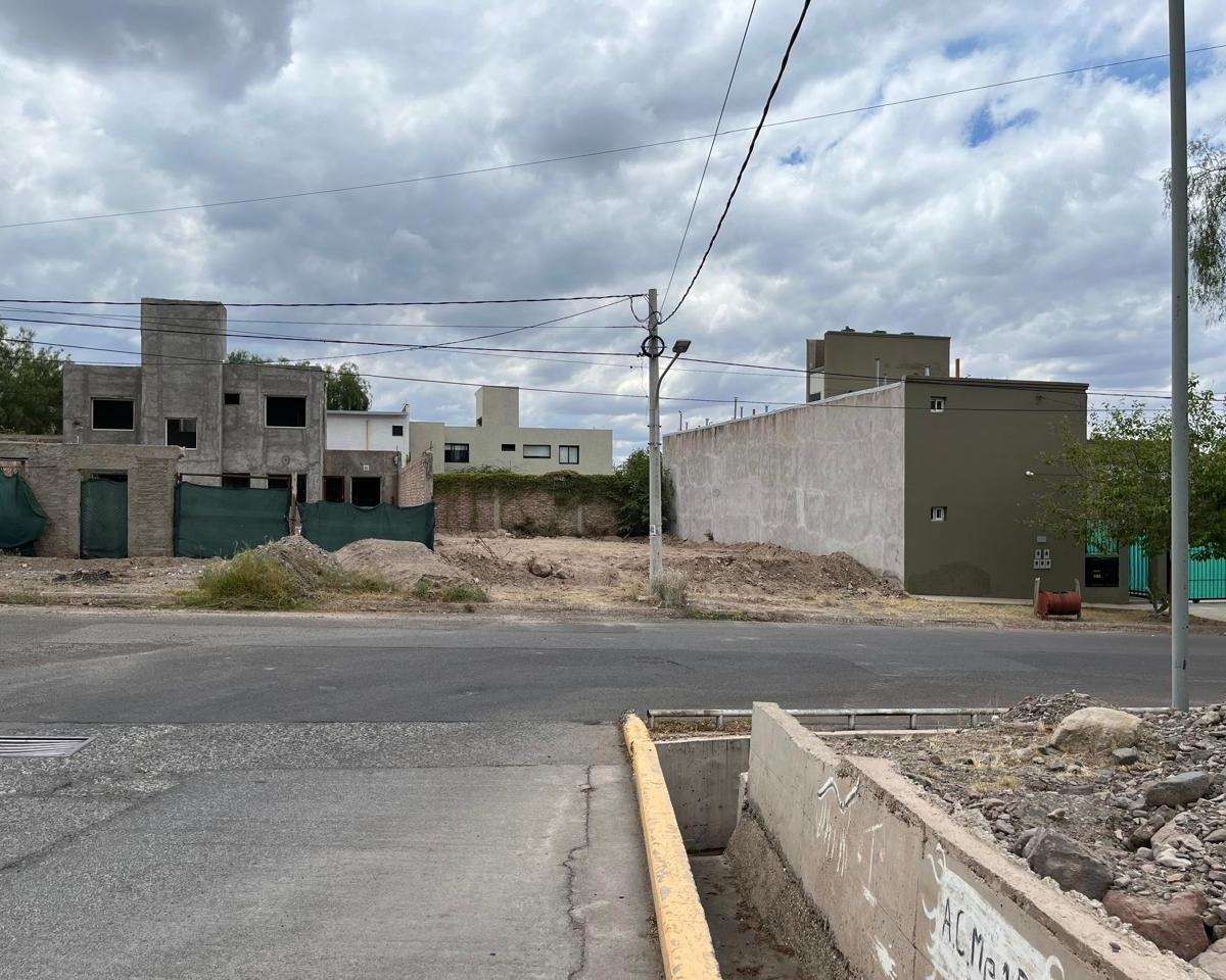 Lote en Venta Notti Esquina Miyara Capital, Mendoza 1