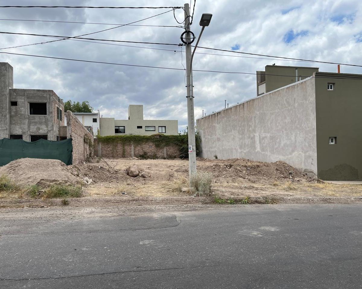 Lote en Venta Notti Esquina Miyara Capital, Mendoza 4
