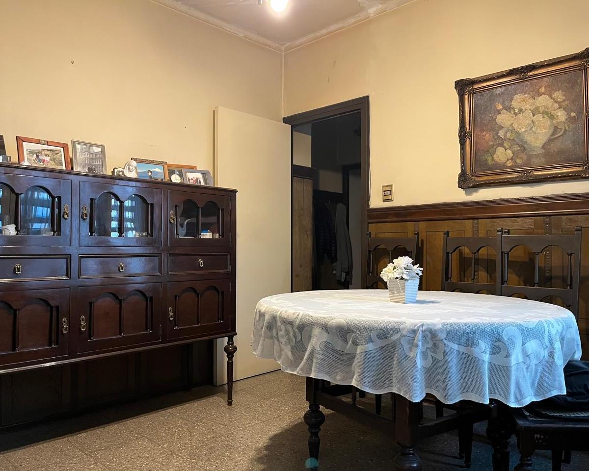 Importante Casa Ubicada Sobre Pasaje Lemos a m de Av Colon. 4