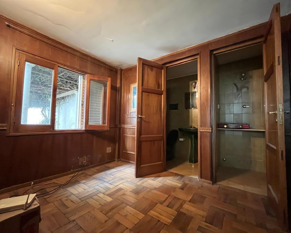 Importante Casa Ubicada Sobre Pasaje Lemos a m de Av Colon. 2