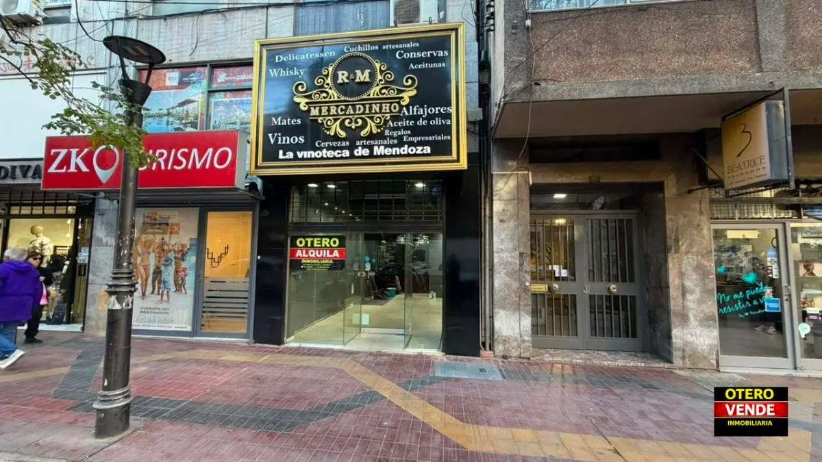 Inmobiliaria Otero ALQUILA ubicadísimo salón comercial sobre calle Espejo. 3