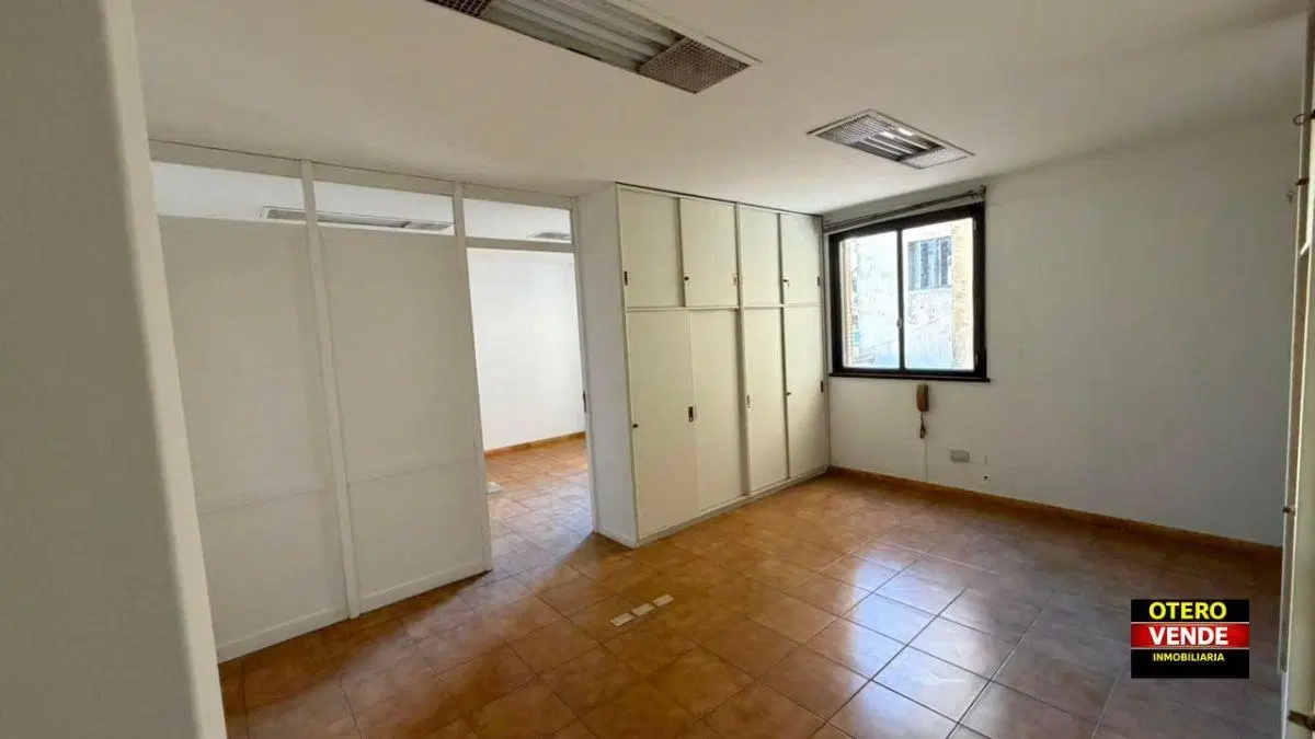 INMOBILIARIA OTERO ofrece EN VENTA esta ubicadísima oficina en el corazón del microcentro. 2