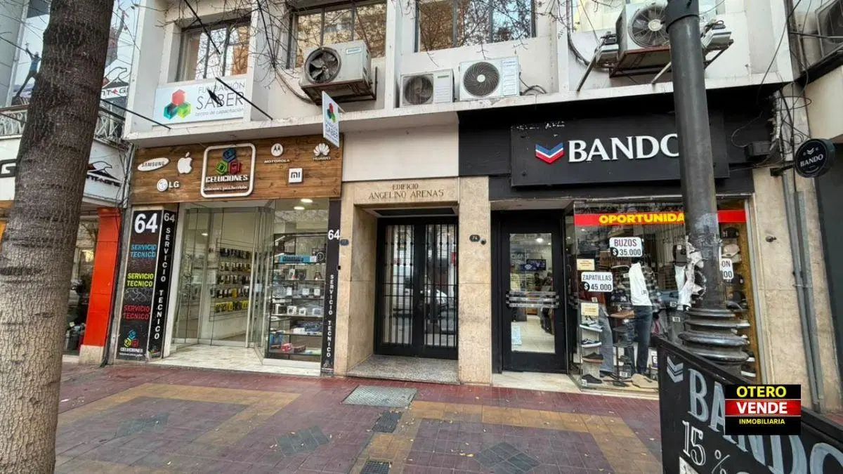 INMOBILIARIA OTERO ofrece EN VENTA esta ubicadísima oficina en el corazón del microcentro. 4