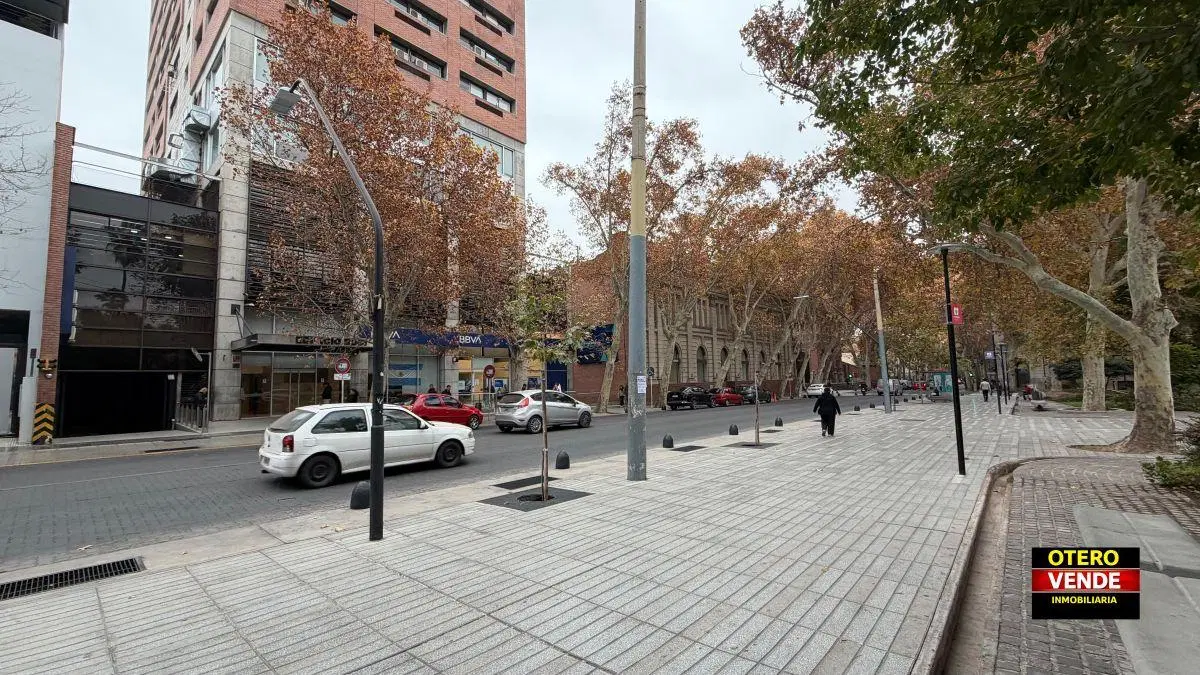 INMOBILIARIA OTERO ofrece EN VENTA esta ubicadísima oficina en el corazón del microcentro. 8