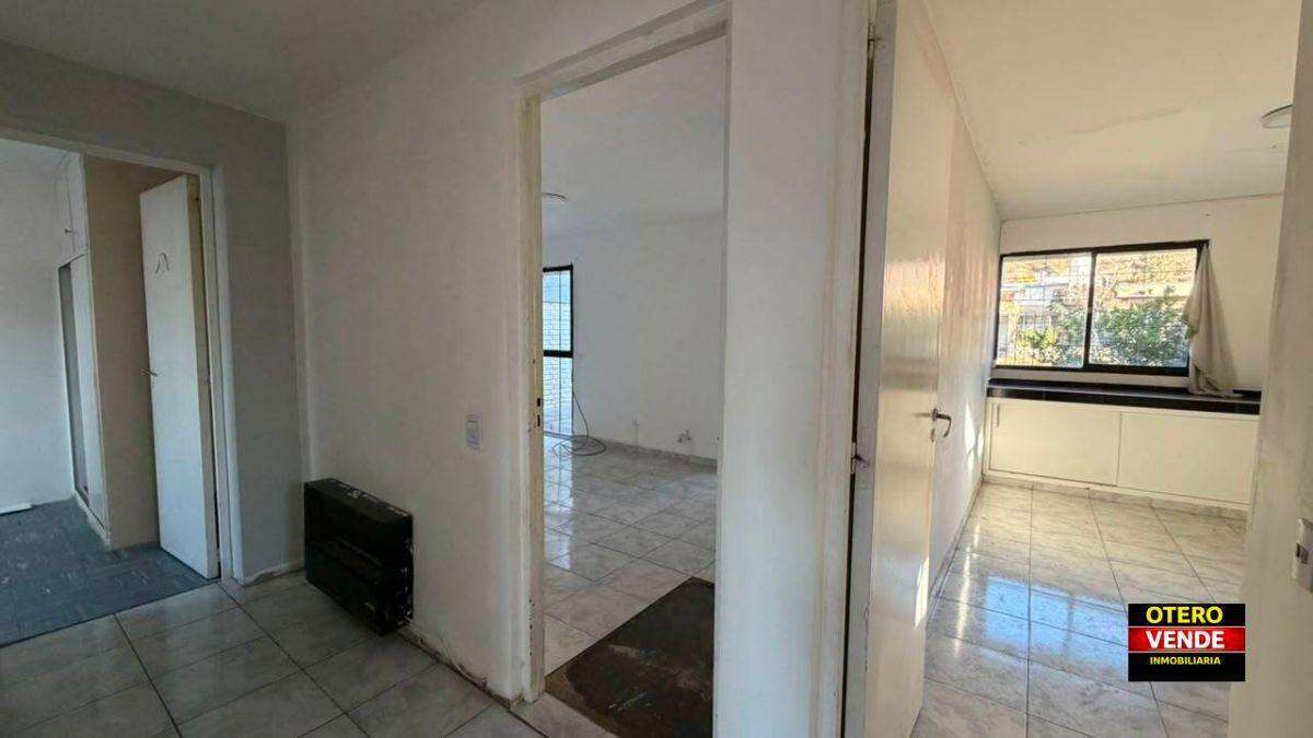 Foto de Casa en Venta con Amplio Jardín en Barrio SUPE, Godoy Cruz, imagen 2