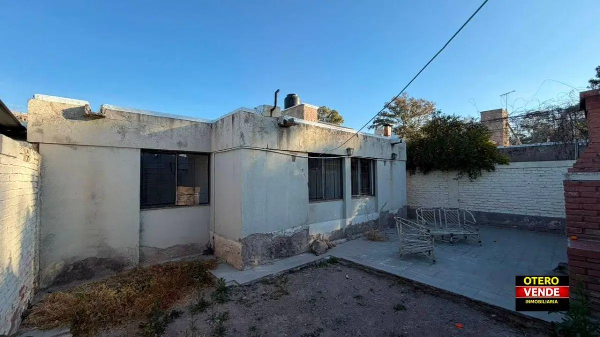Casa en Venta con Amplio Jardín en Barrio SUPE, Godoy Cruz 8