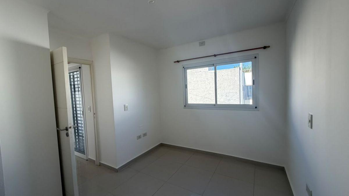 Foto de INMOBILIARIA OTERO OFRECE EN ALQUILER | MODERNO DEPARTAMENTO CON BALCÓN, imagen 3