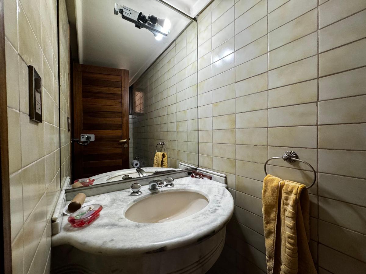 4 Hab/4 Baños/amplio Jardín/cochera Pasante 1